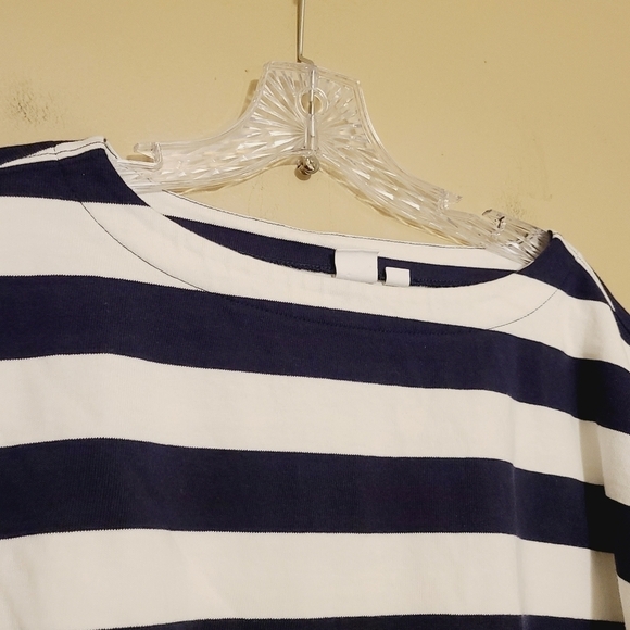 Gap | Women's Navy Striped Mariner's Cropped Tee (Size Medium) - Picture 3 of 11